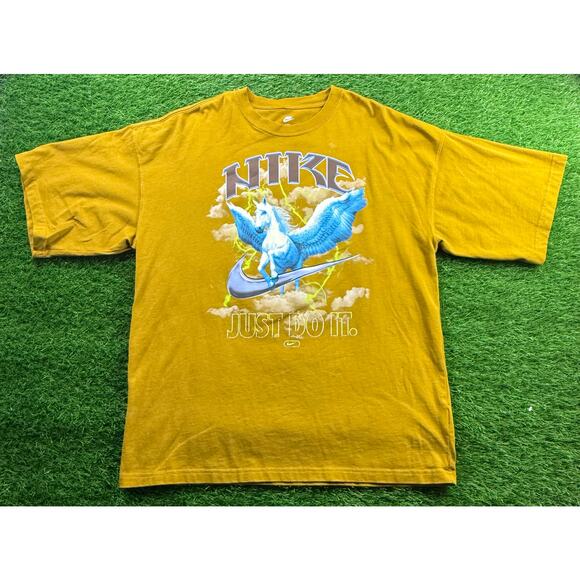 Nike Pegasus Graphic T-Shirt Oversized Fit Yellow Gold Sz S Just Do It Crewneck! - Picture 1 of 9